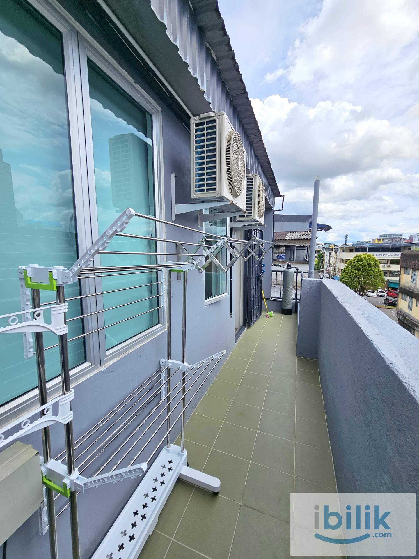 Room 421 shared bathroom near ICOM Square & Hock Lee Centre Kuching - Image 8