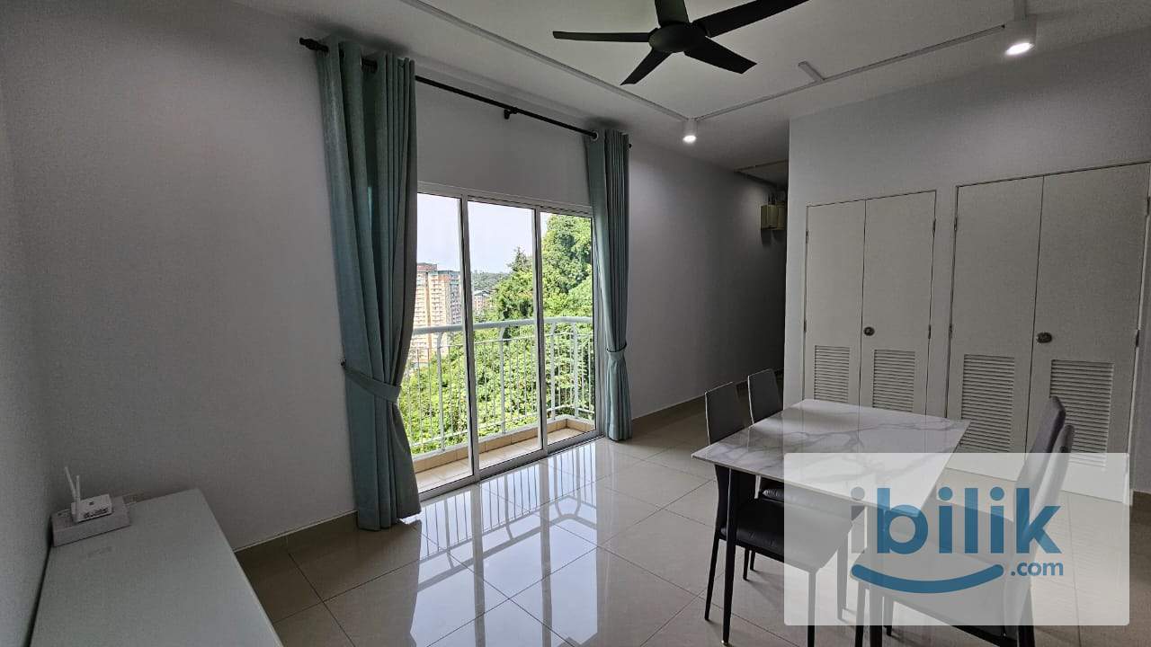 [FEMALE ONLY] Balcony Bedroom with HALAL ONLY kitchen [FREE WIFI & CLEANING]   - Image 2