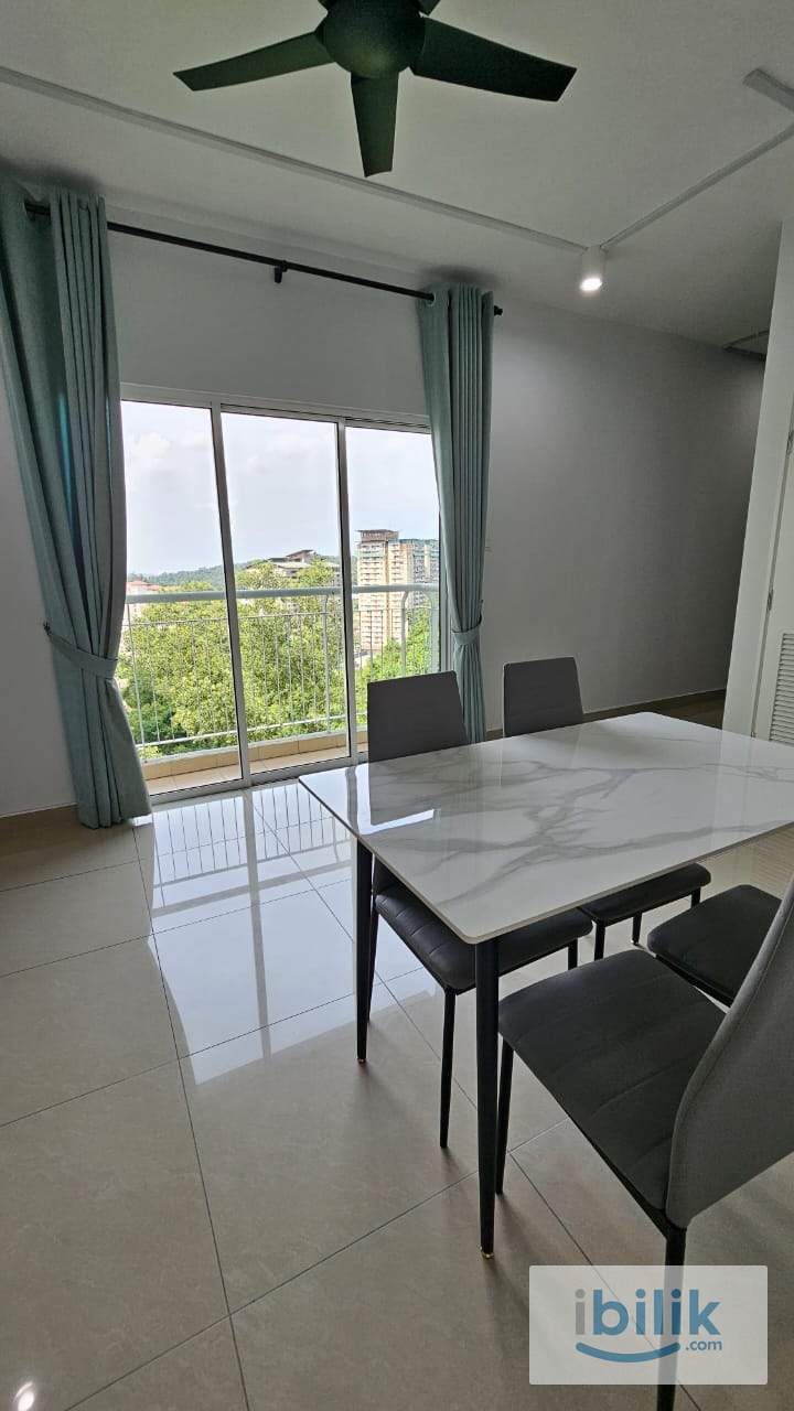 [FEMALE ONLY] Balcony Bedroom with HALAL ONLY kitchen [FREE WIFI & CLEANING]   - Image 3
