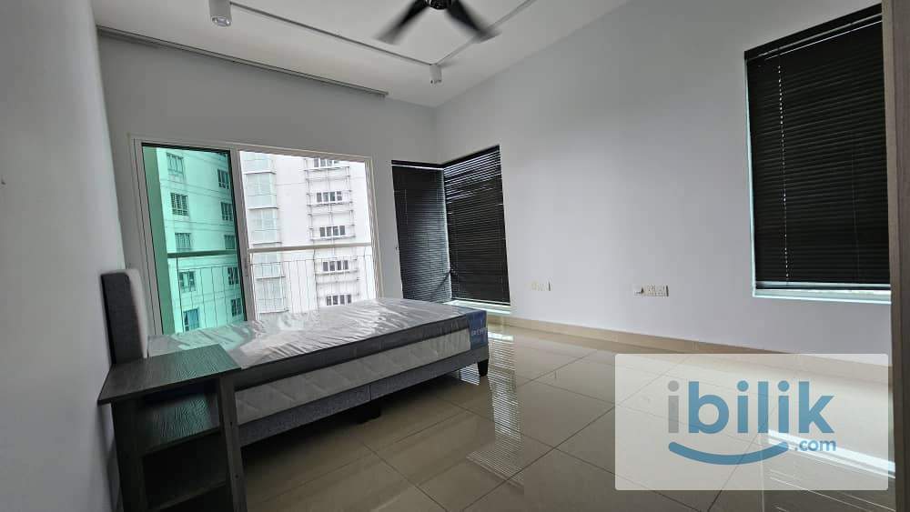 [FEMALE ONLY] Balcony Bedroom with HALAL ONLY kitchen [FREE WIFI & CLEANING]   - Image 6