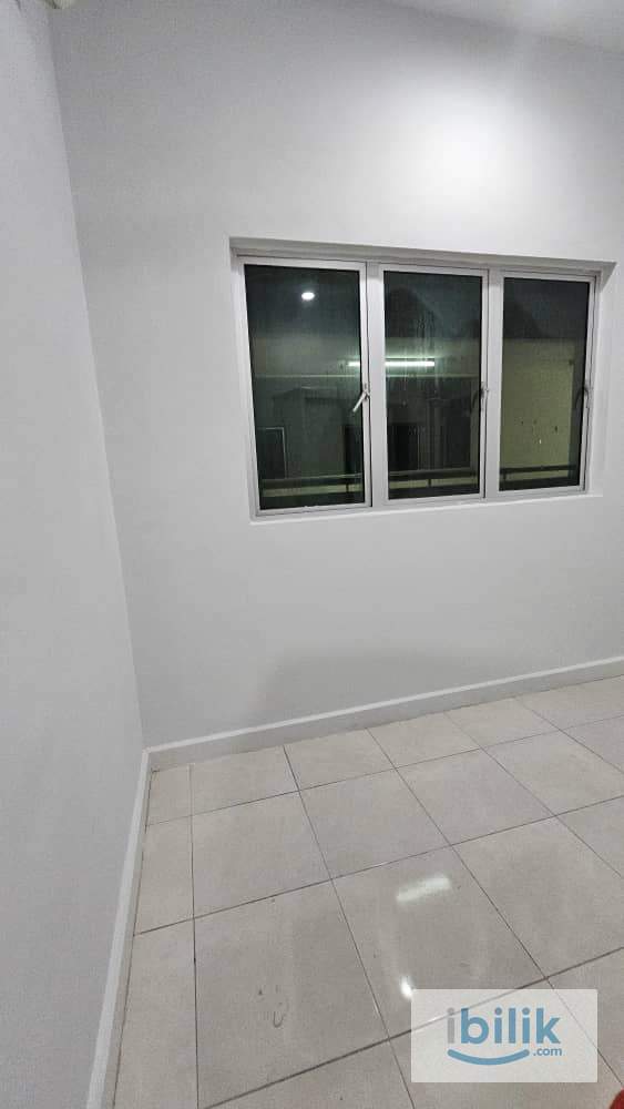 [FEMALE ONLY] Bedroom with HALAL ONLY kitchen [FREE WIFI & CLEANING]   - Image 2