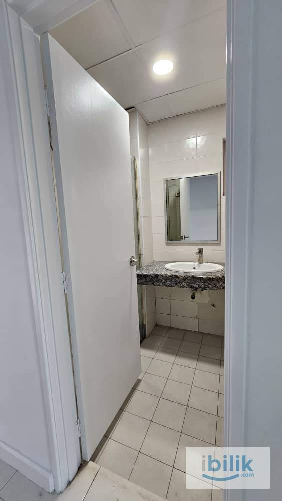 [FEMALE ONLY] Bedroom with HALAL ONLY kitchen [FREE WIFI & CLEANING]   - Image 3