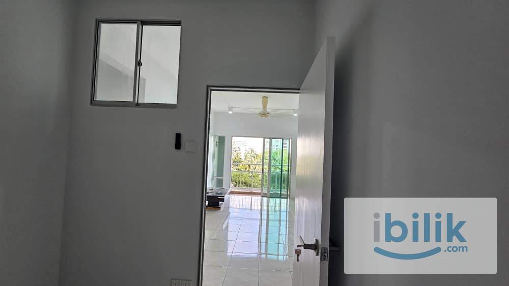 [FEMALE ONLY] Bedroom with HALAL ONLY kitchen [FREE WIFI & CLEANING]   - Image 5