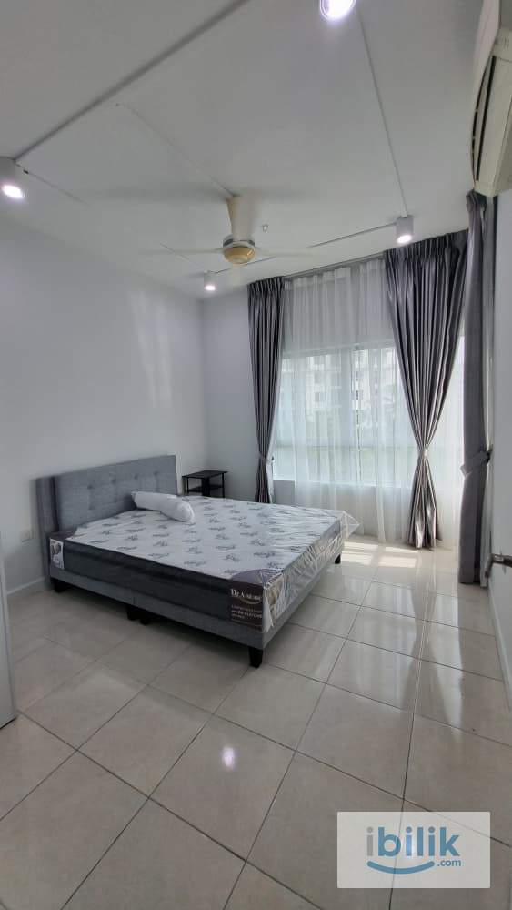 [FEMALE ONLY] Bedroom with HALAL ONLY kitchen [FREE WIFI & CLEANING] - Image 1