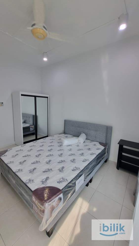 [FEMALE ONLY] Bedroom with HALAL ONLY kitchen [FREE WIFI & CLEANING] - Image 2
