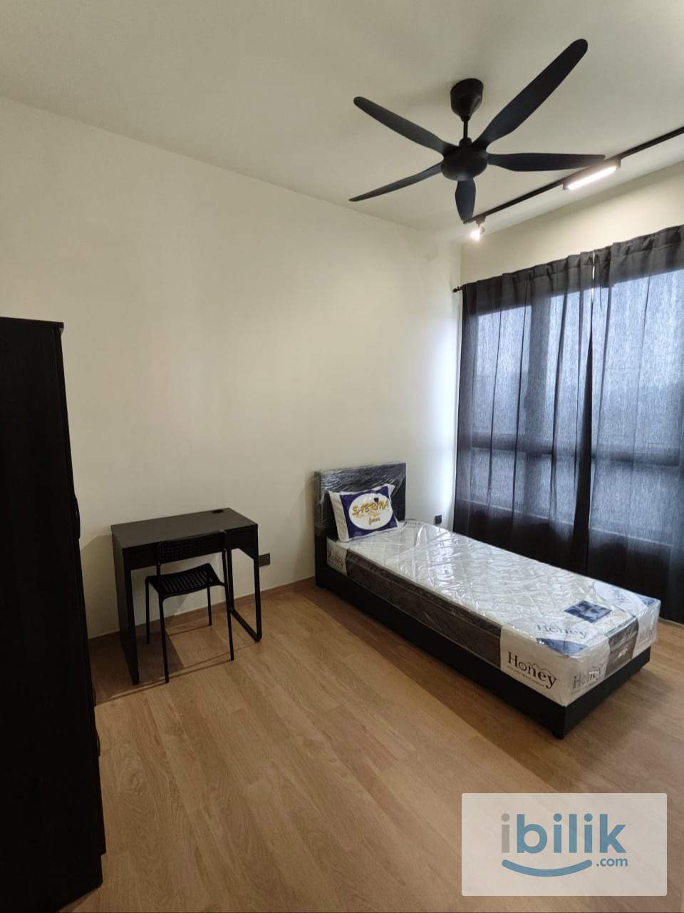 Middle Room - Image 1