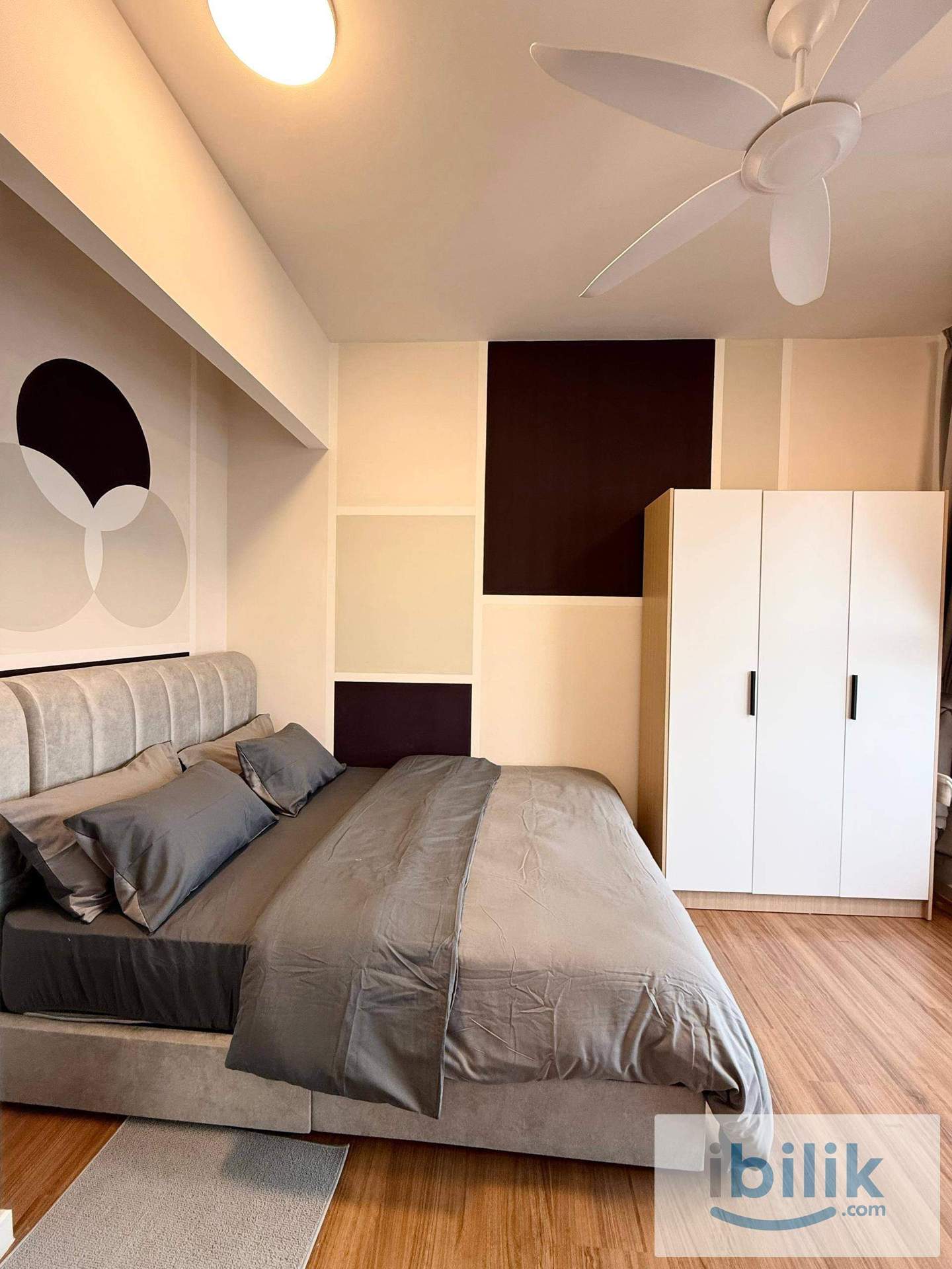 Room 1: Master Bedroom with Private Bathroom - Image 1