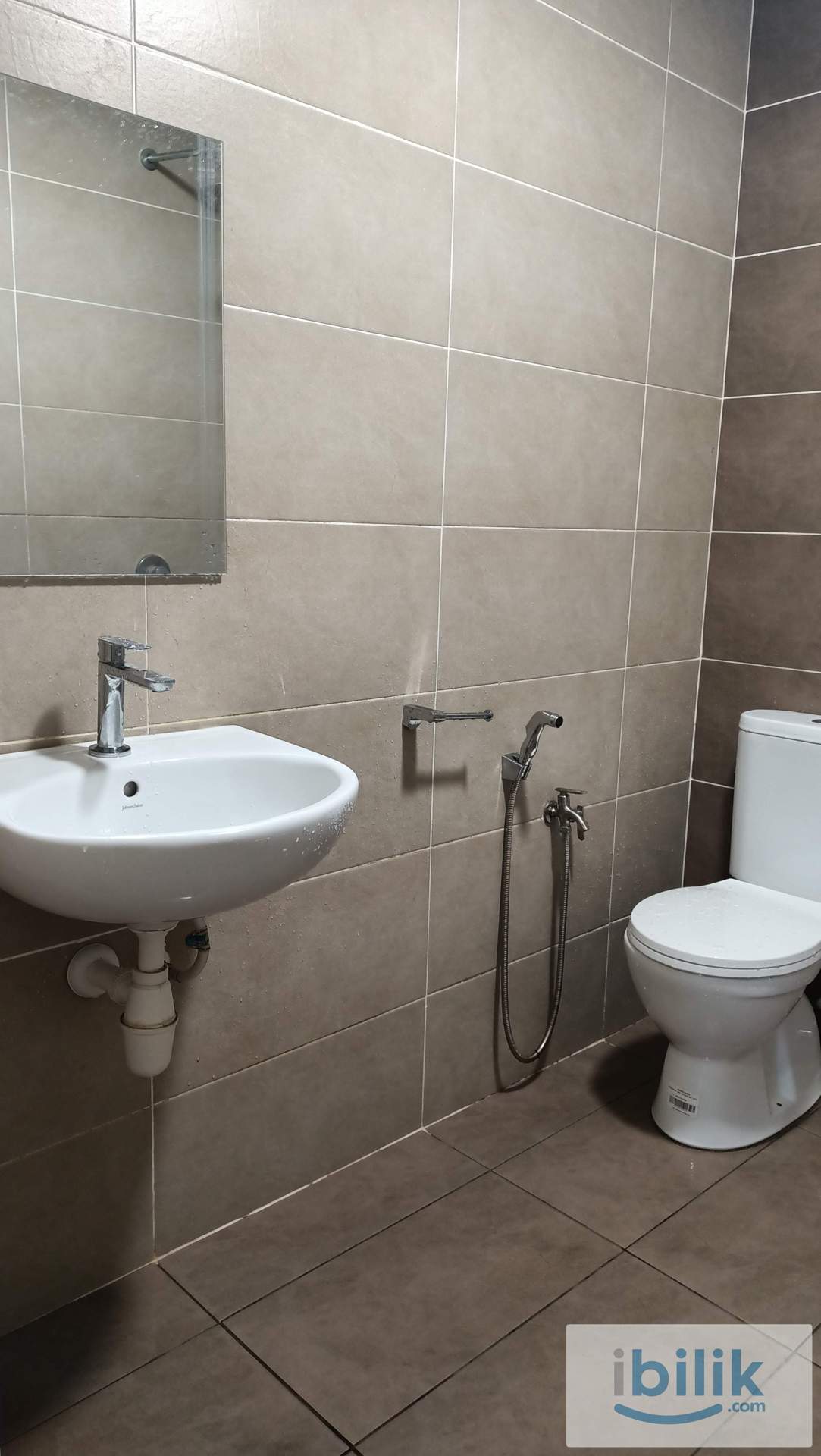 Fully Furnished Muslim Medium Room  - Image 4