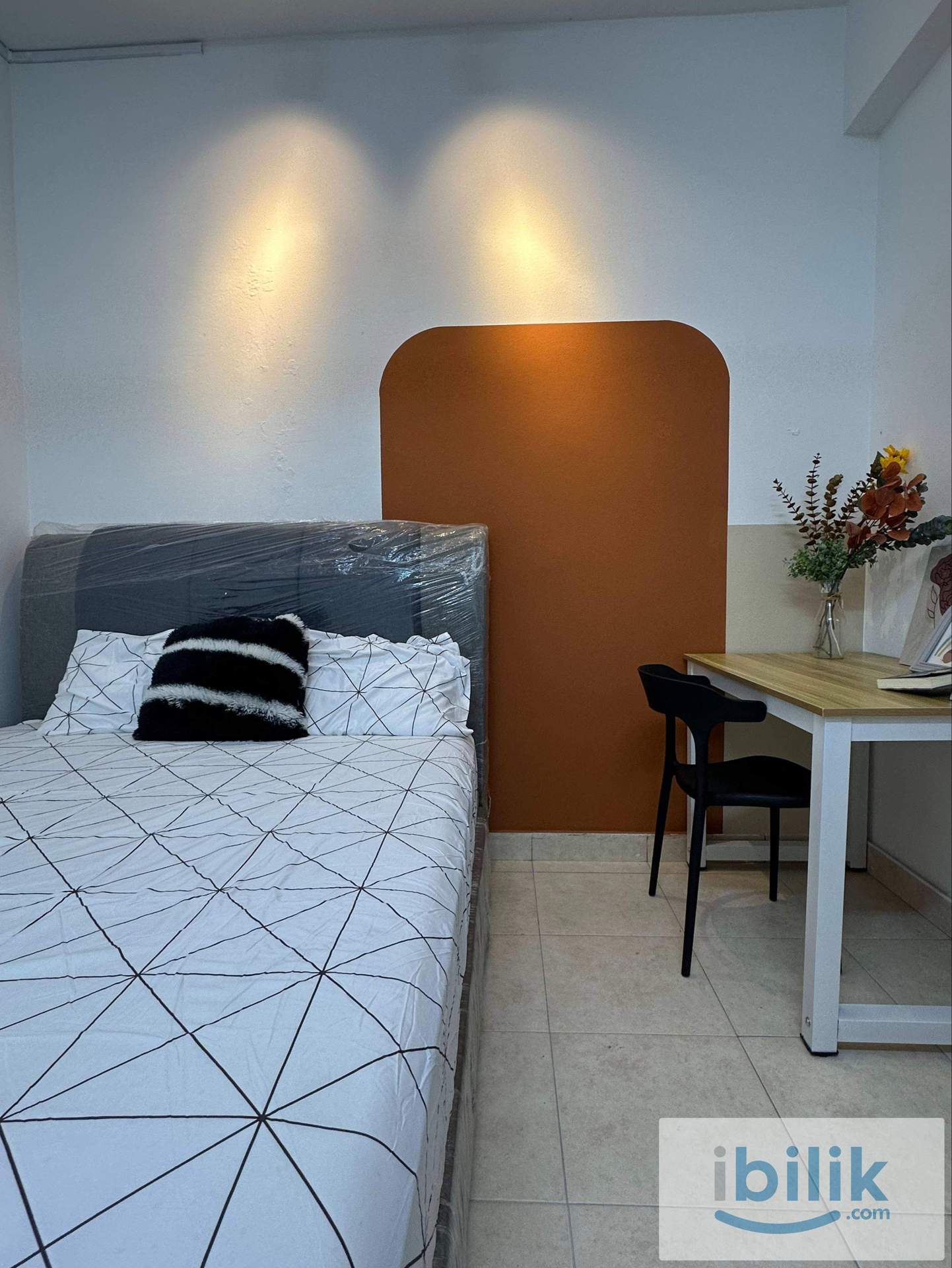 Medium and Balcony room for rent!!! - Image 3