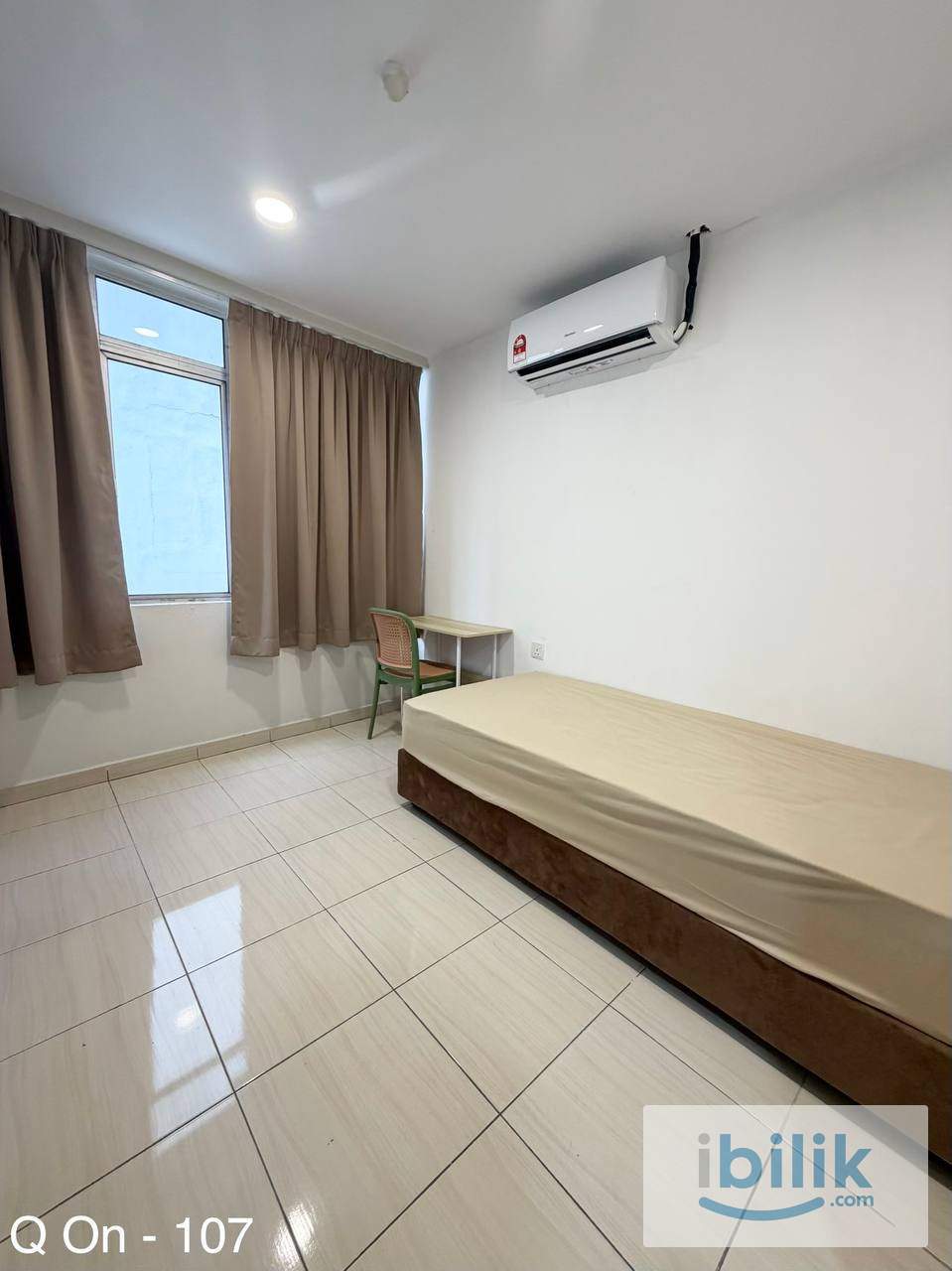 🛏️✨ Cozy Single Room @ Q On Hotel Seri Kembangan ✨🛏️  📍 Prime Location in Seri Kembangan 🚅 Near Serdang Jaya MRT - Image 1