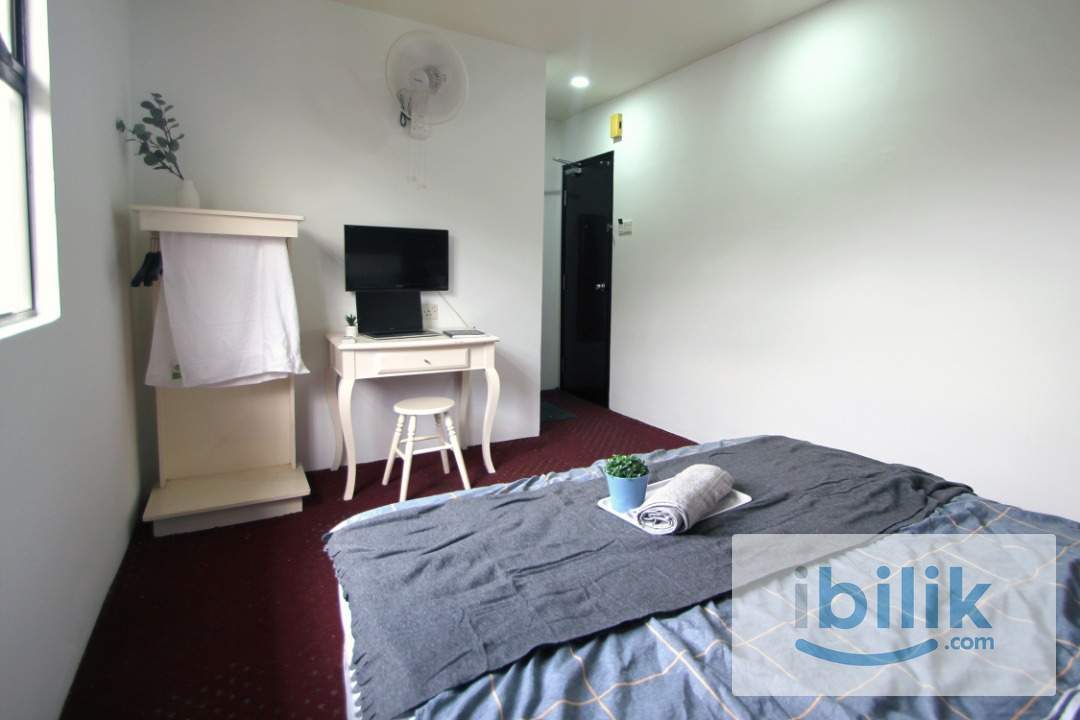 👑🛏️ Cozy Queen Bedroom @ Anthill Puchong ✨🚶🏻‍♂️ Walking Distance to 🚉 LRT IOI Puchong - Image 2