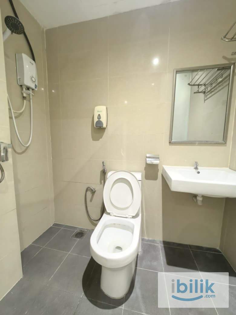 ［Zero Deposit 🔥🔥] Petaling Street Single Room(Self Bathroom) | Fully Furnished | Near LRT | Wifi And Aircond Available - Image 3