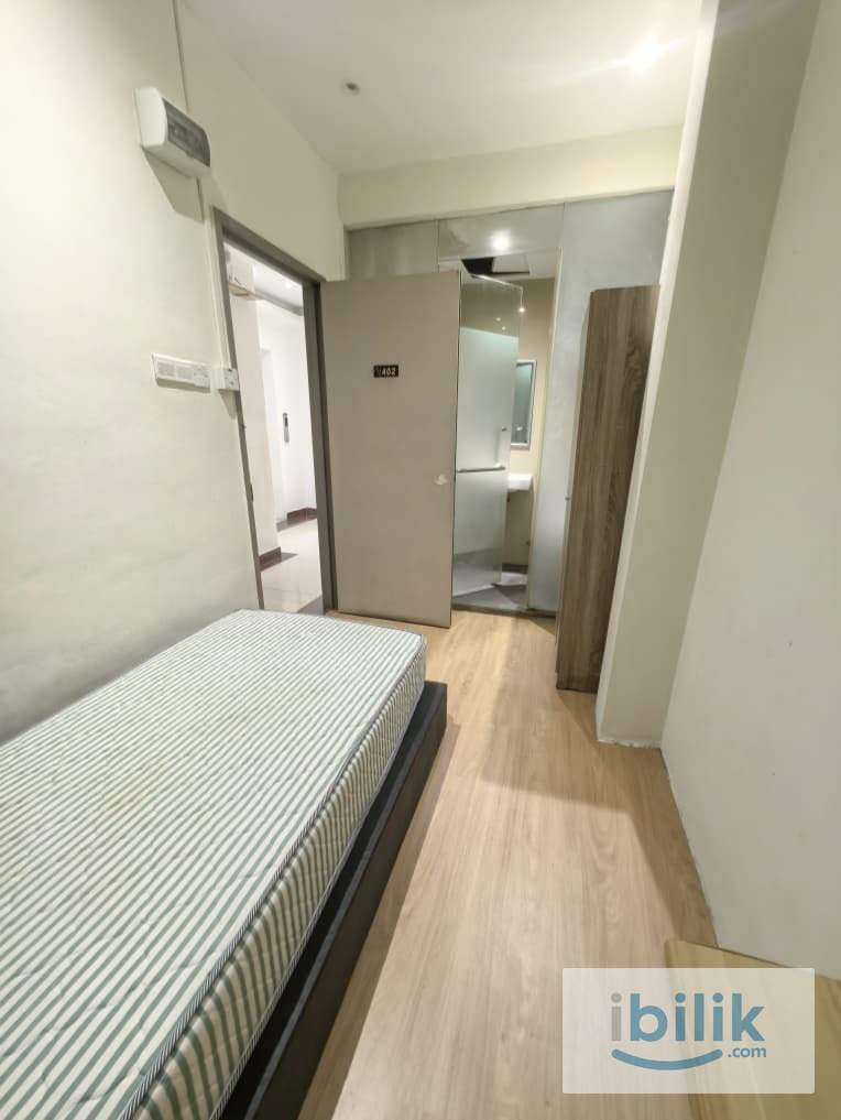 ［Zero Deposit 🔥🔥] Petaling Street Single Room(Self Bathroom) | Fully Furnished | Near LRT | Wifi And Aircond Available - Image 1