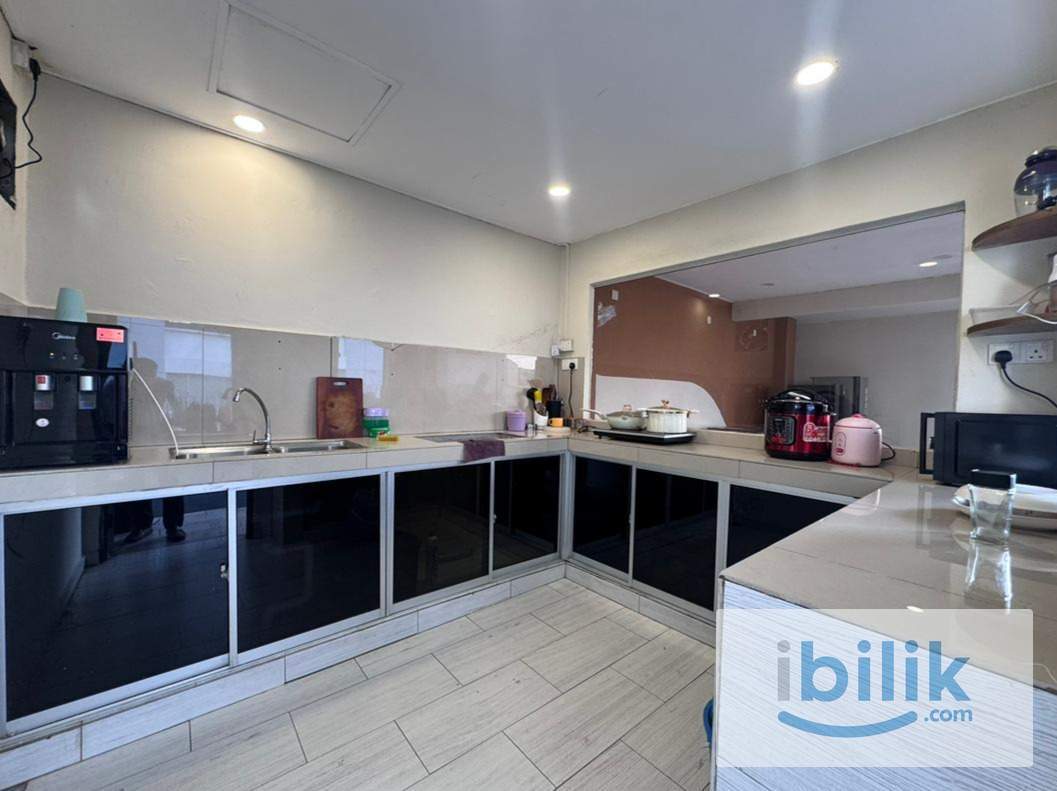 ［Zero Deposit 🔥🔥] Klang Middle Room | Fully Furnished | Near LRT | Move in immediately ✔ - Image 1