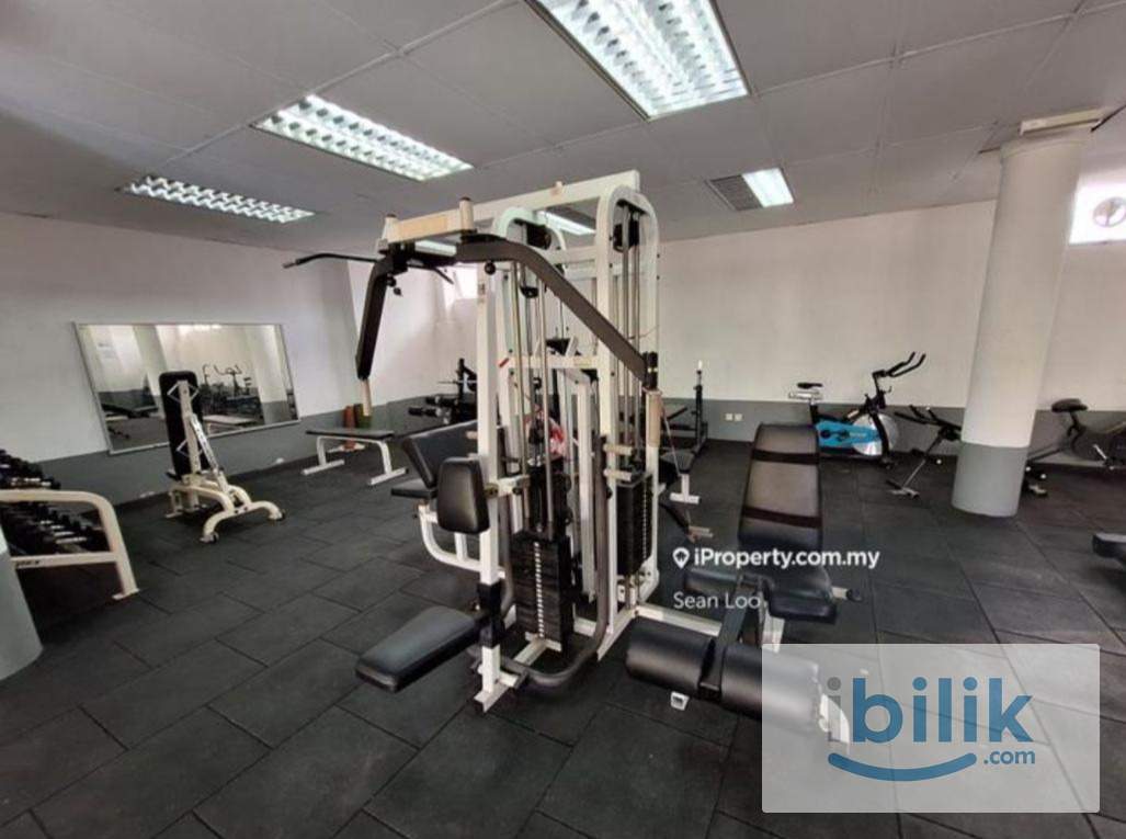 Extra Large Master Bedroom for Rent - Image 9