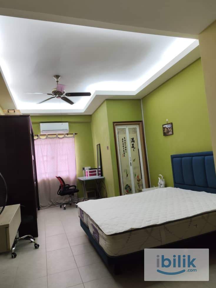 Large Bedroom with attached bathroom for rent - Image 1
