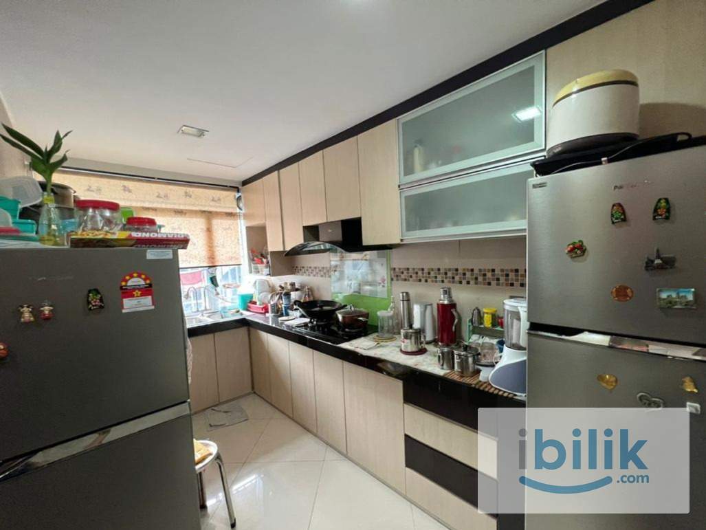 Large Bedroom with attached bathroom for rent - Image 7