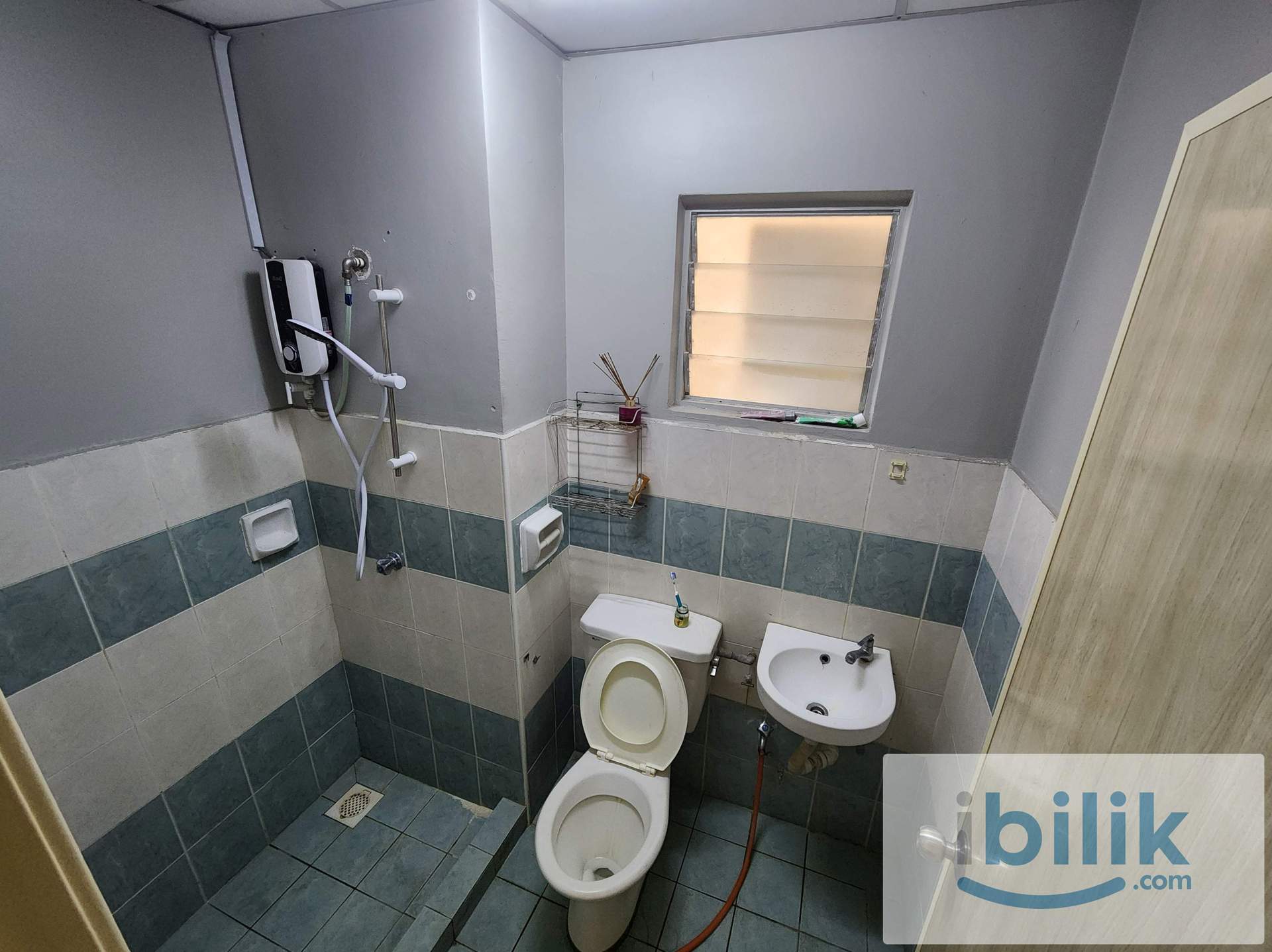 Medium room for rent - Image 5