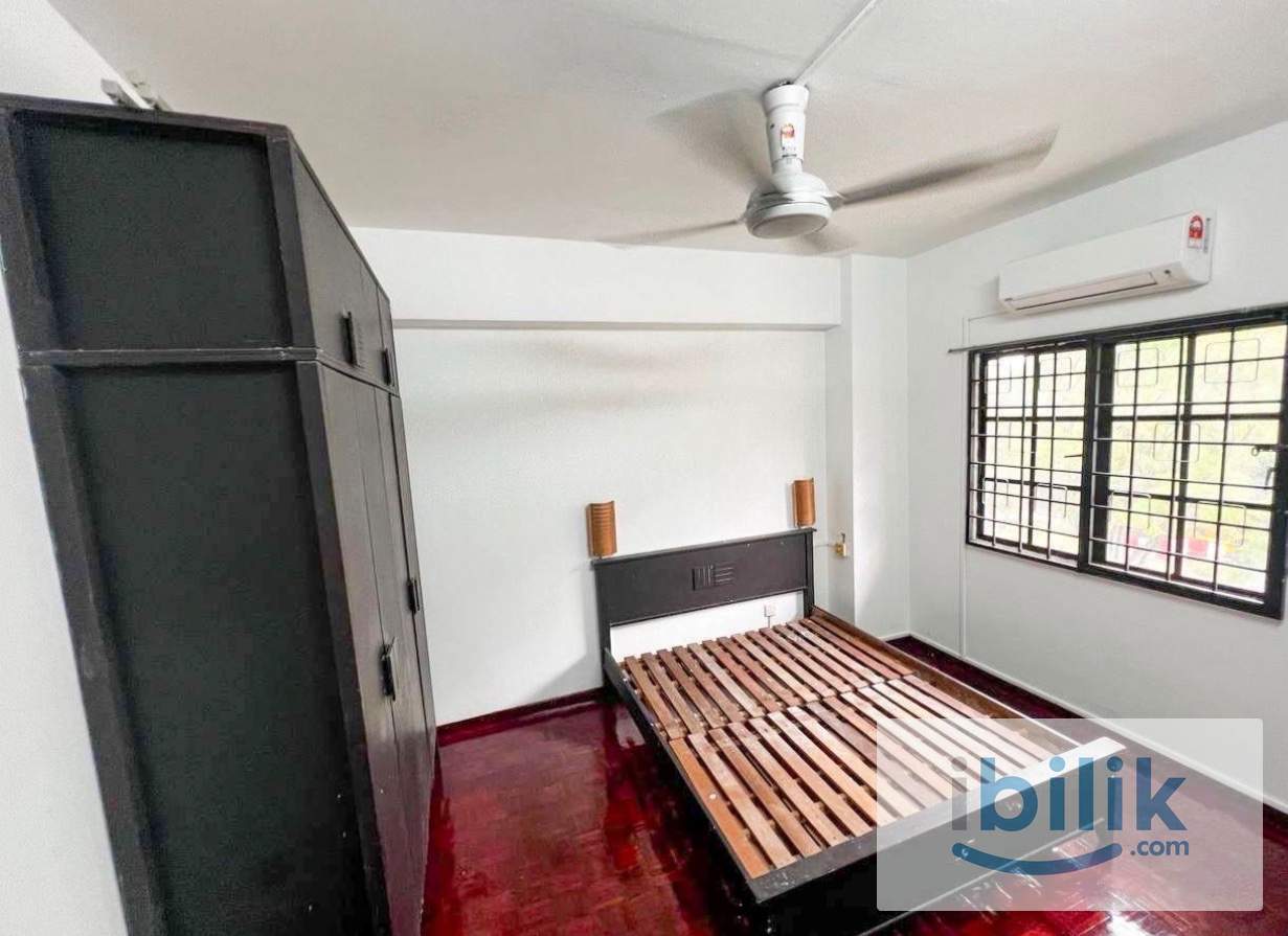 Master Bedroom with Aircond and furniture - Image 1