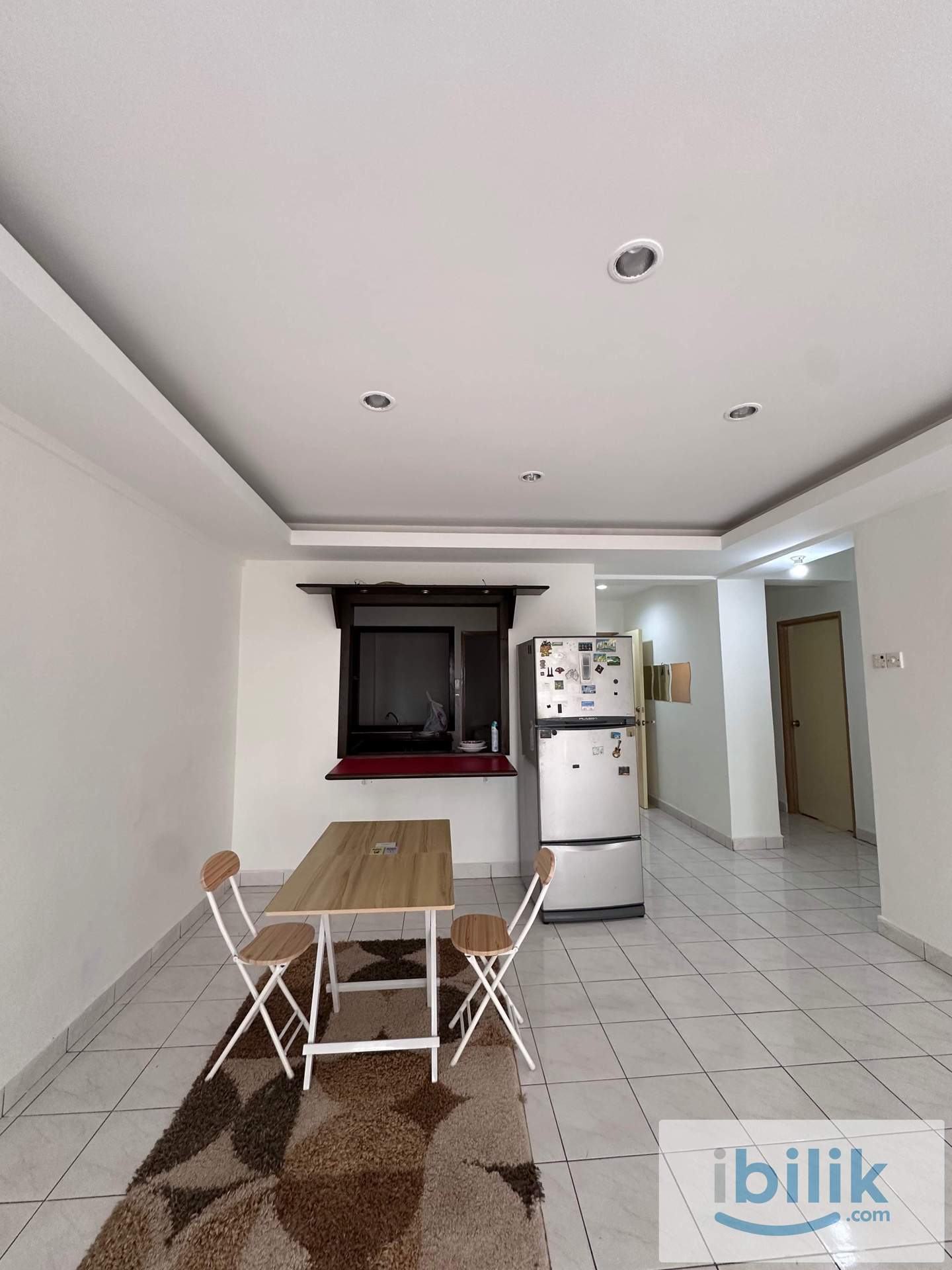 Master Bedroom with Aircond and furniture - Image 4