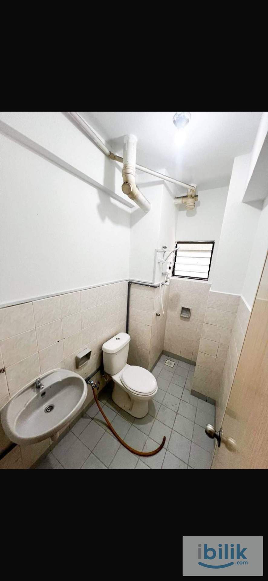Master Bedroom with Aircond and furniture - Image 10