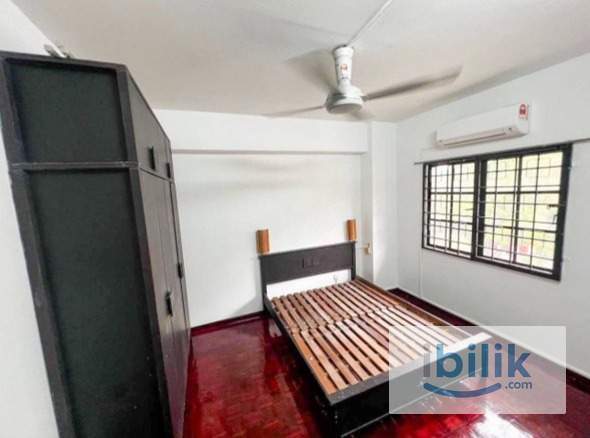 MASTER BEDROOM - Image 1
