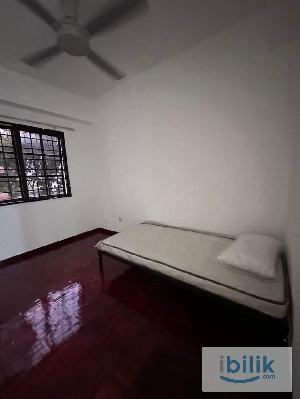 Middle Room - Image 1