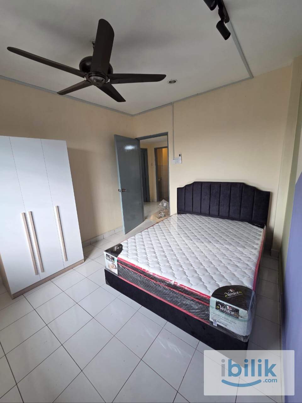 Room for rent - Image 3