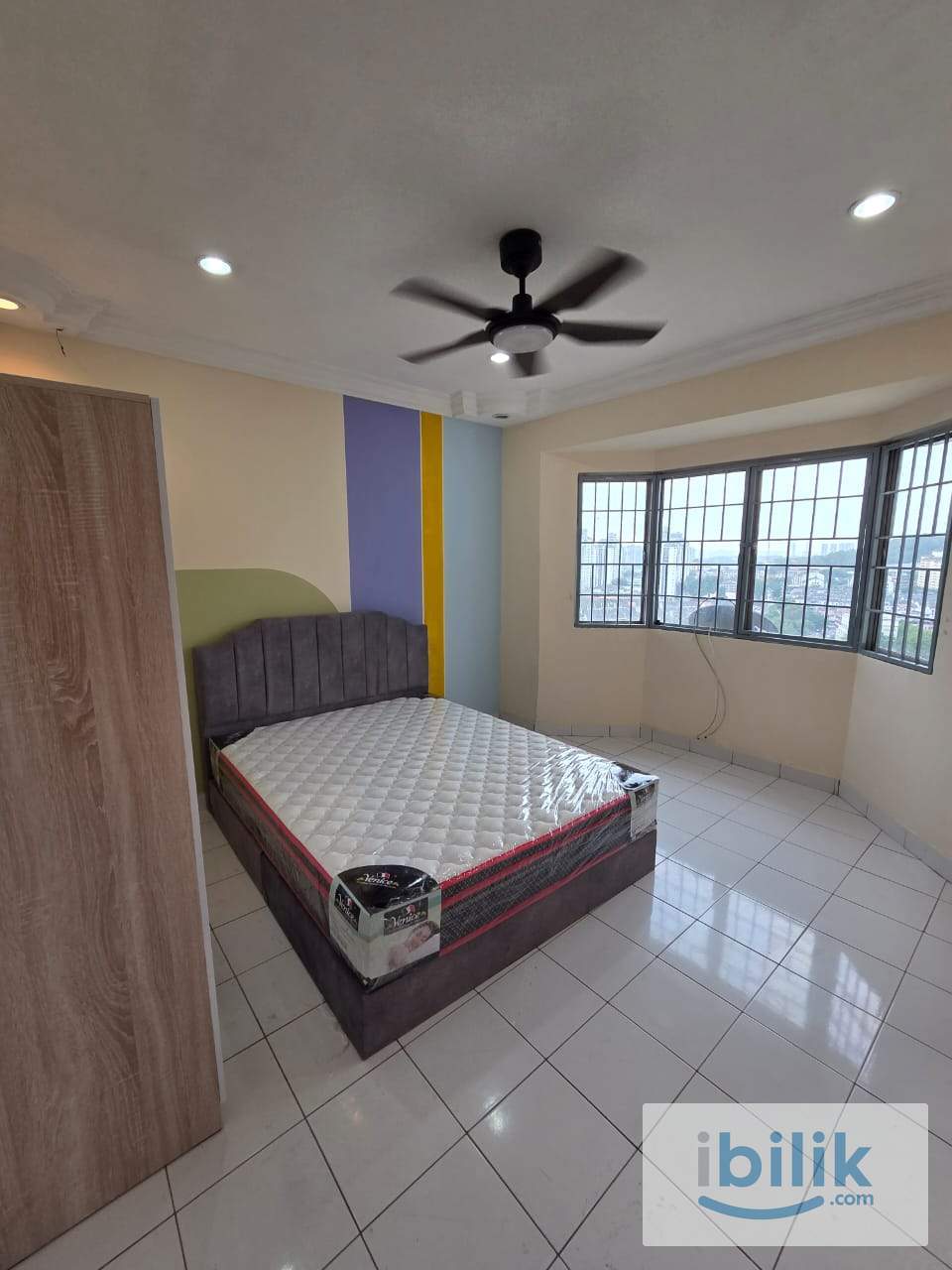 Medium Room - Image 1