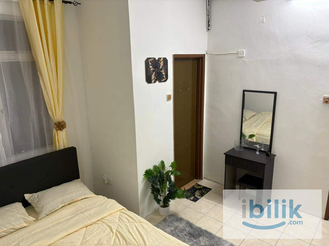 Master Bedroom with Attached Bathroom - Image 4