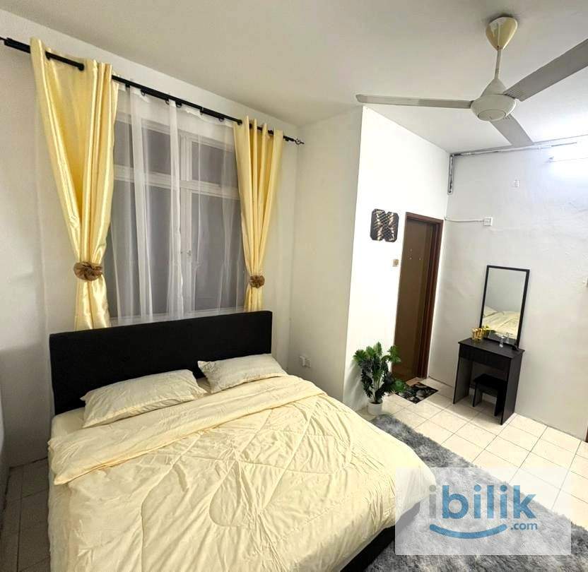 Master Bedroom with Attached Bathroom - Image 8