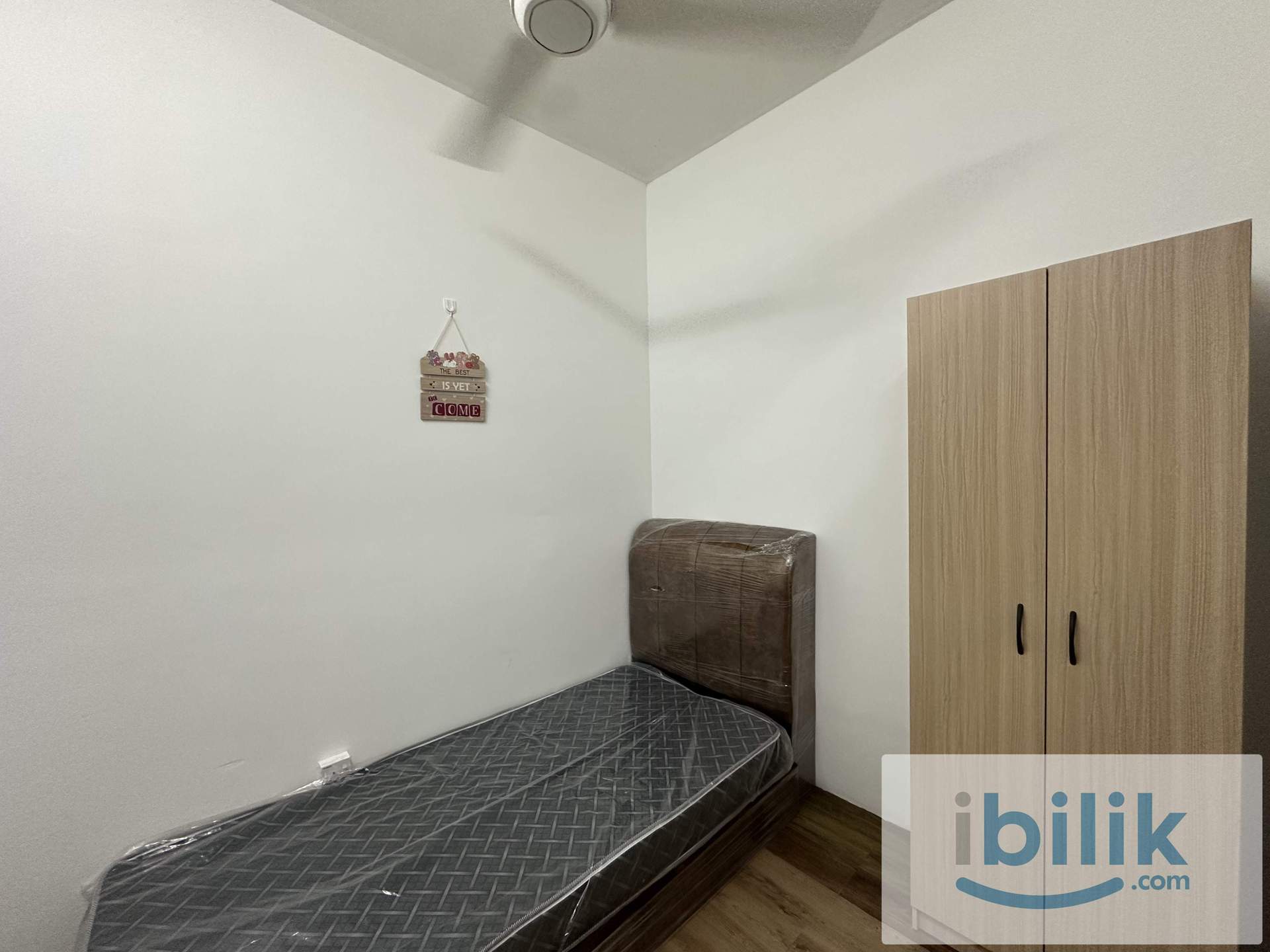 Small Room (Inclusive Electric & Water) - Image 1