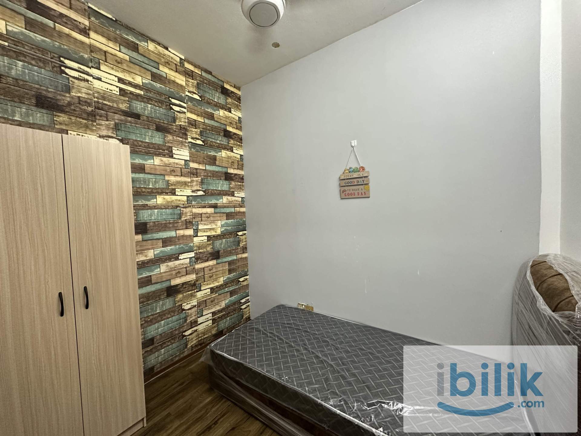 Small Room (Inclusive Electric & Water) - Image 2