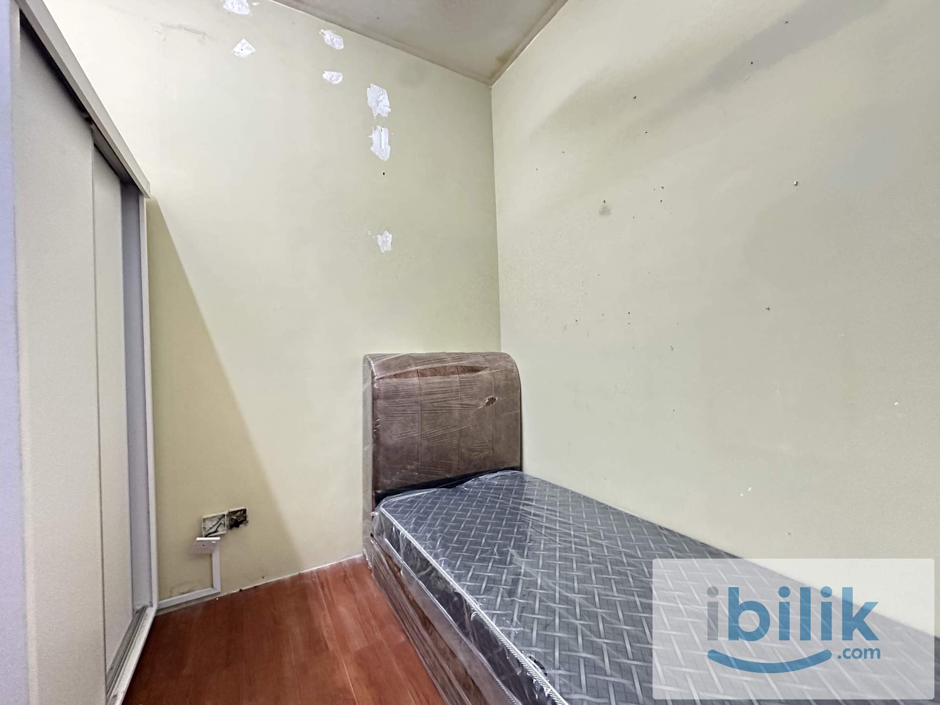 Small Room (Inclusive Electric & Water) - Image 3