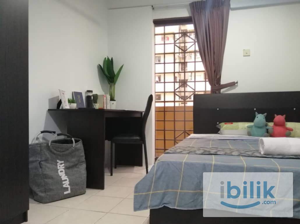 Female Unit👧🏻Include Utilities✅Balcony Middle Queenbedroom with AC located in Palm Spring, Kota damansara - Image 1