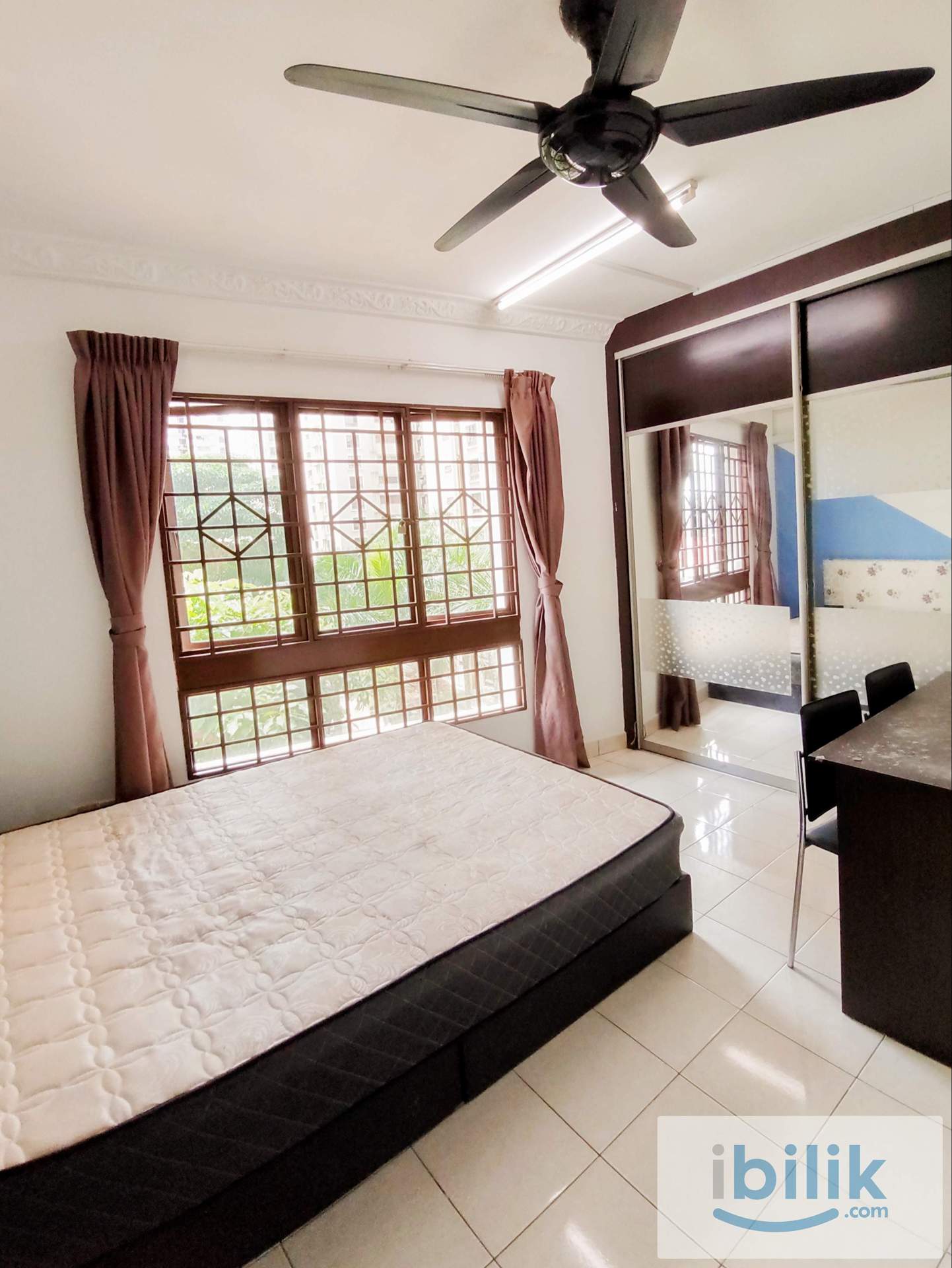 Female Unit👧🏻Walking Distance to MRT🚆Middle Queenbedroom with window and AC located in Palm Spring, Kota damansara - Image 4