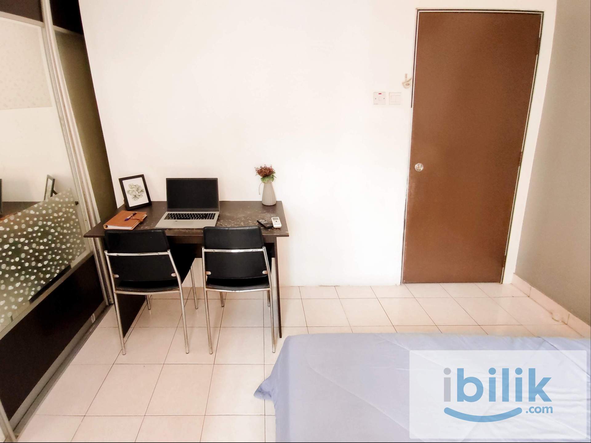 Female Unit👧🏻Walking Distance to MRT🚆Middle Queenbedroom with window and AC located in Palm Spring, Kota damansara - Image 5