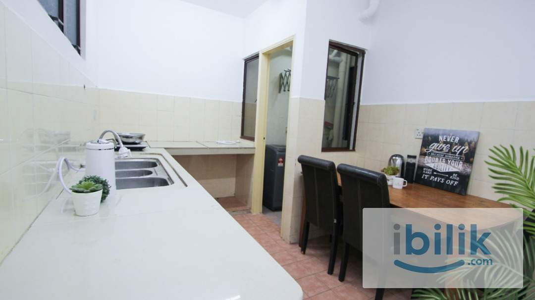 Promotion Price🌟Balcony Middle Queenbedroom with AC located in Palm Spring, Kota damansara - Image 8