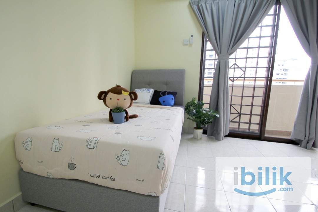 Female Unit👧🏻Walking Distance to MRT🚆Single bedroom with windows and AC located in Palm Spring, Kota damansara - Image 5