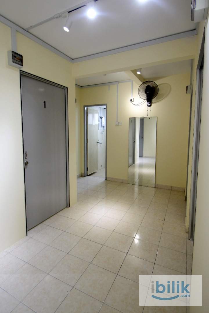 Female Unit👧🏻Walking Distance to MRT🚆Single bedroom with windows and AC located in Palm Spring, Kota damansara - Image 9