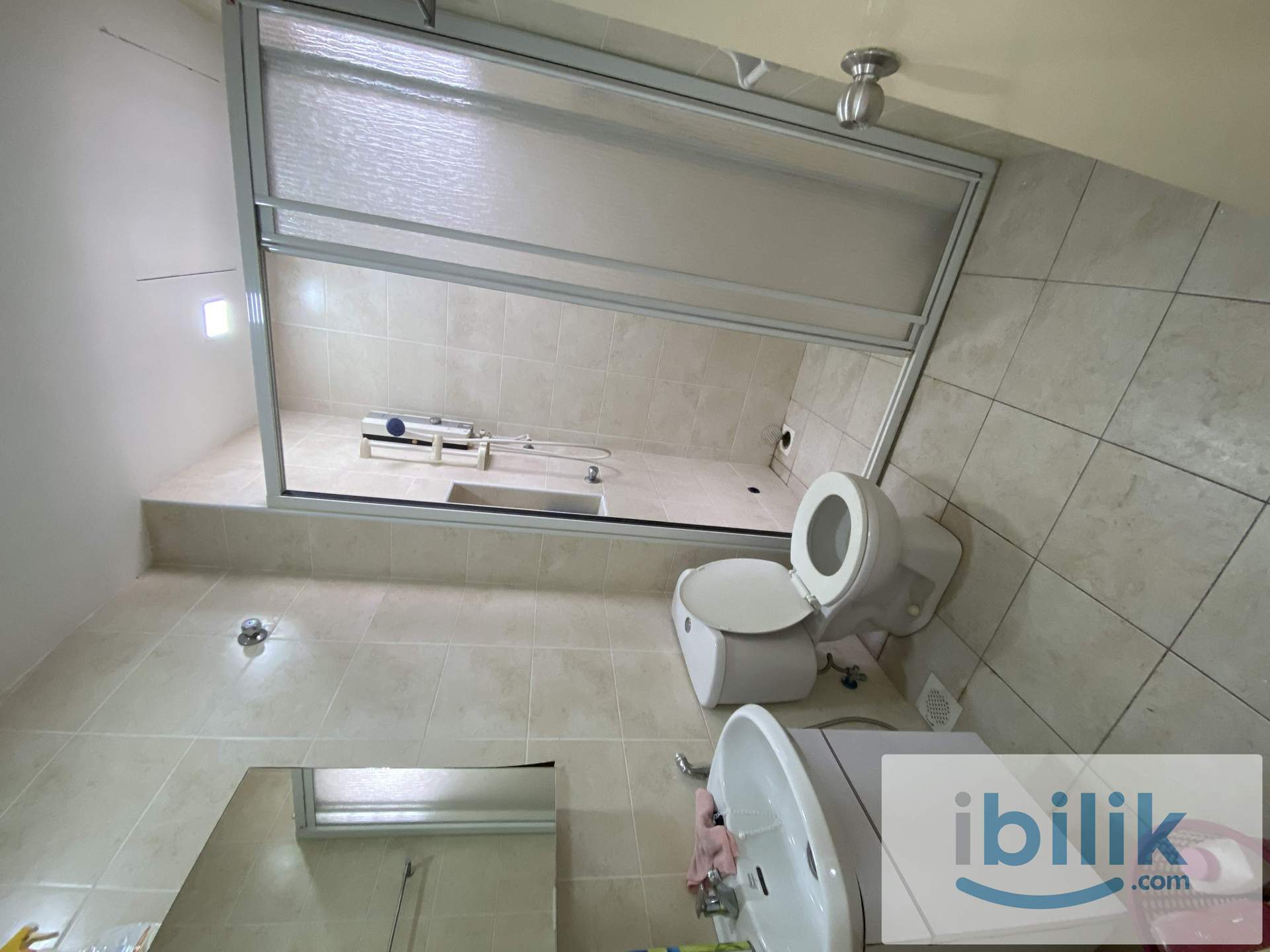 New Unit😍Include Car Park✅Super Single bedroom with windows and Private bathroom✅located in D'alpinia, Puchong - Image 4