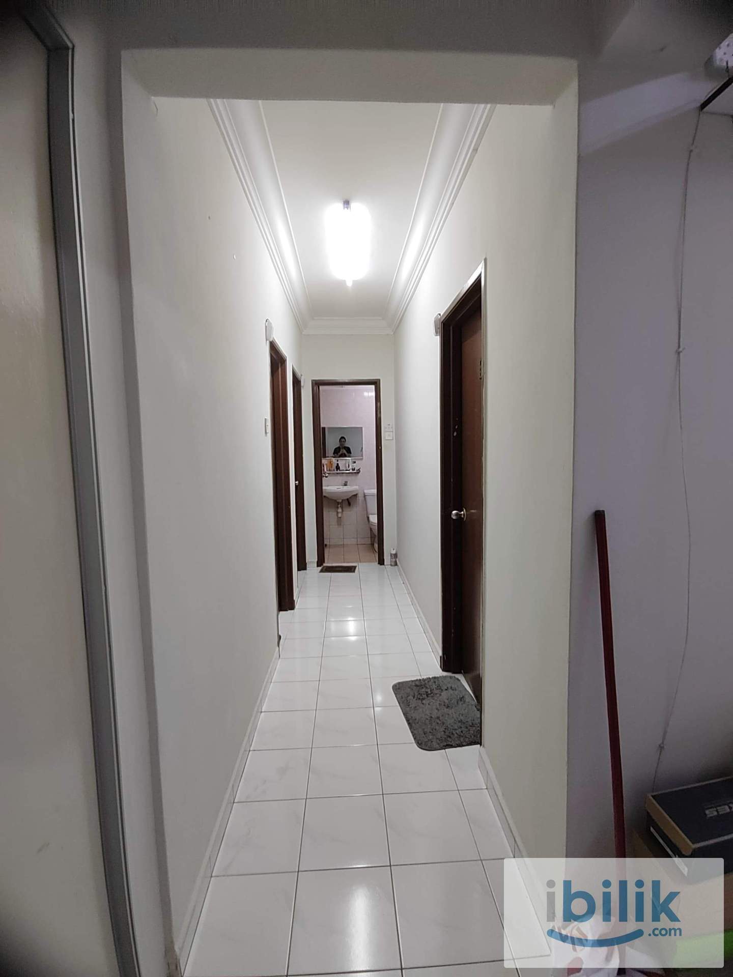 Walking distance to Lrt🚆Include Utilities✅Middle Queenbedroom with AC located in D'Aman Crimson, Ara damansara - Image 6