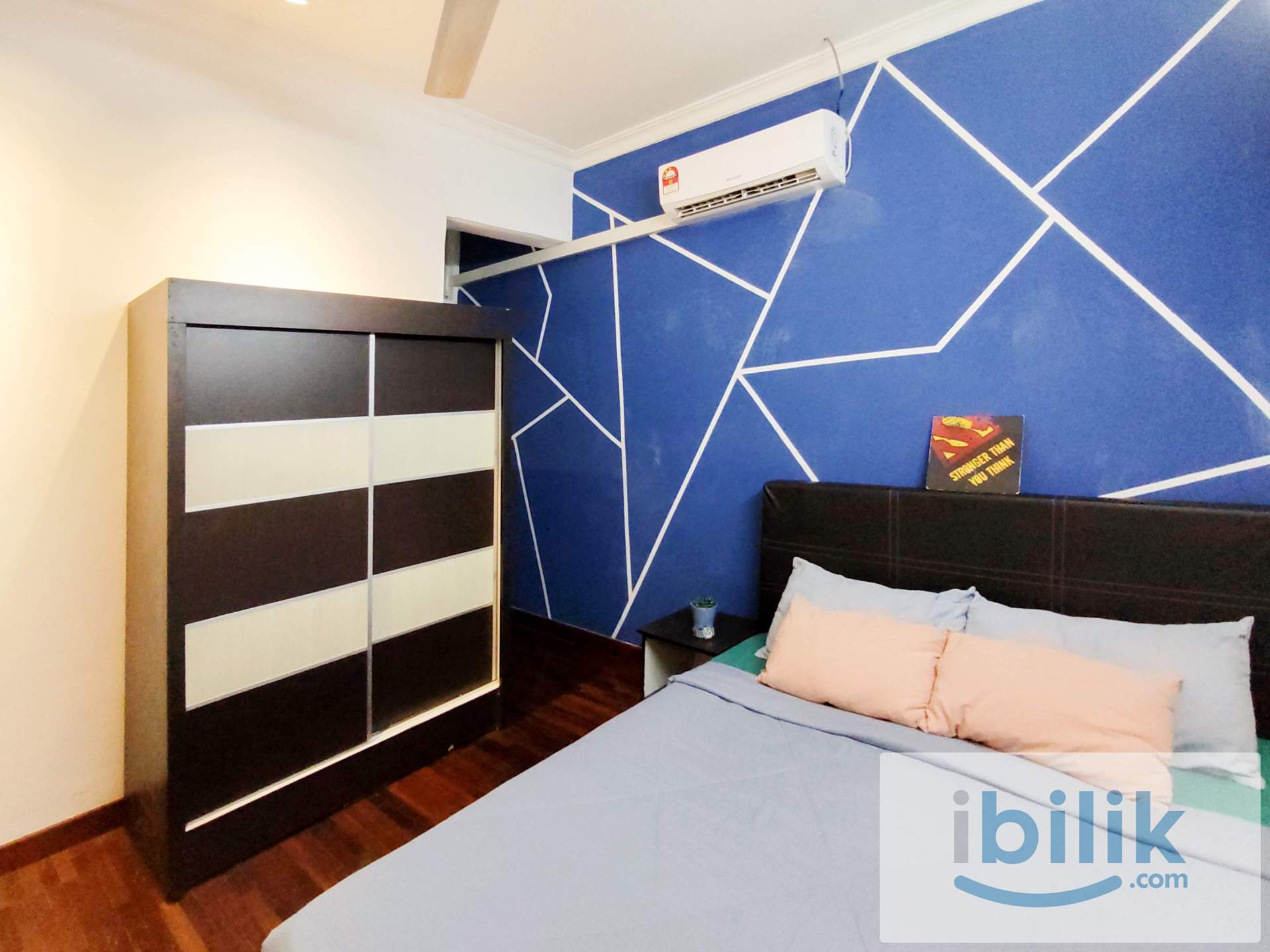 Promotion Price✅Including Parking🚗Middle Queenbedrooom with windows and AC Located in Subang Bestari - Image 1