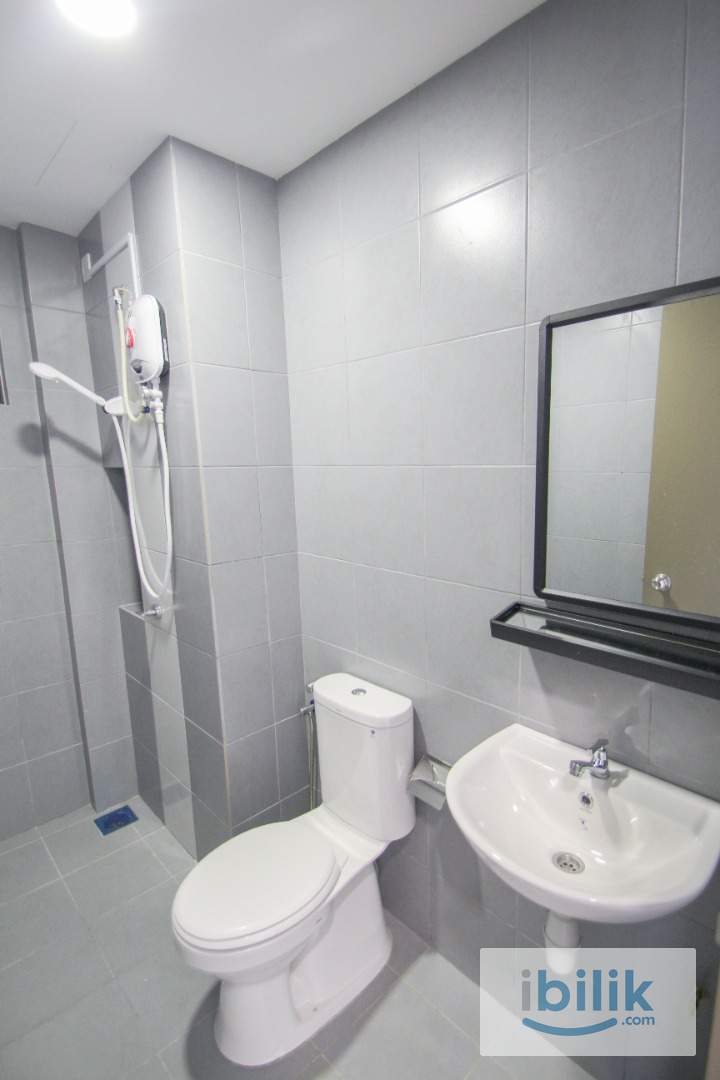 Promotion Price‼️Include Utilities✅Middle Queenbedroom with windows and AC located in Astetica Residence - Image 9