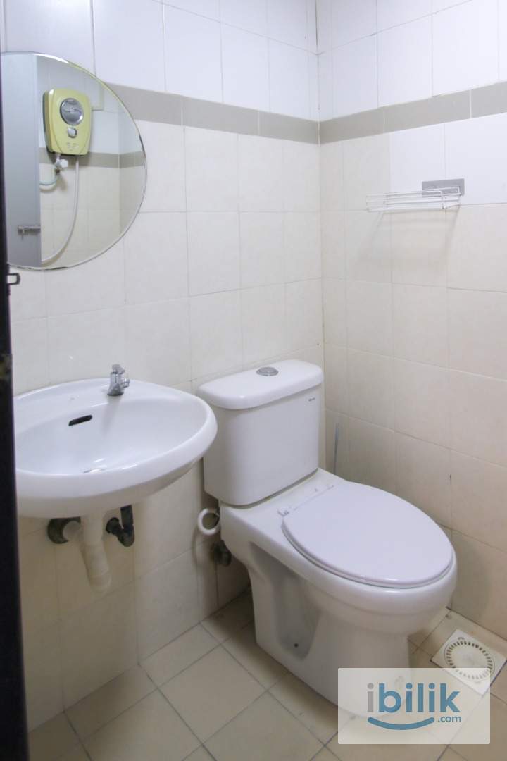 Promotion Price Now‼️Include Utilities✅Middle Queenbedroom with windows and AC located in Palm Spring - Image 9