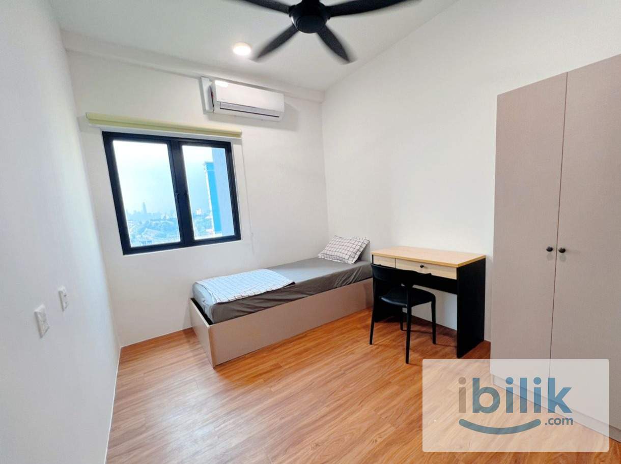 Middle room UCSI 2 female unit - Image 1
