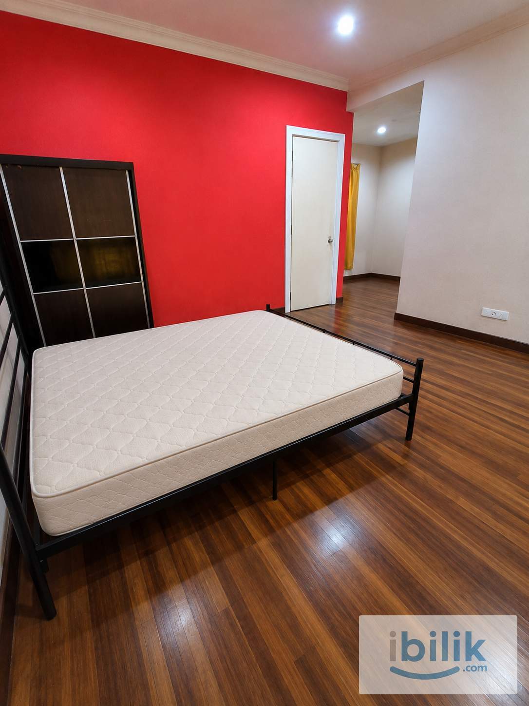Master Bedroom for Rent @ Alam Impian - Image 2