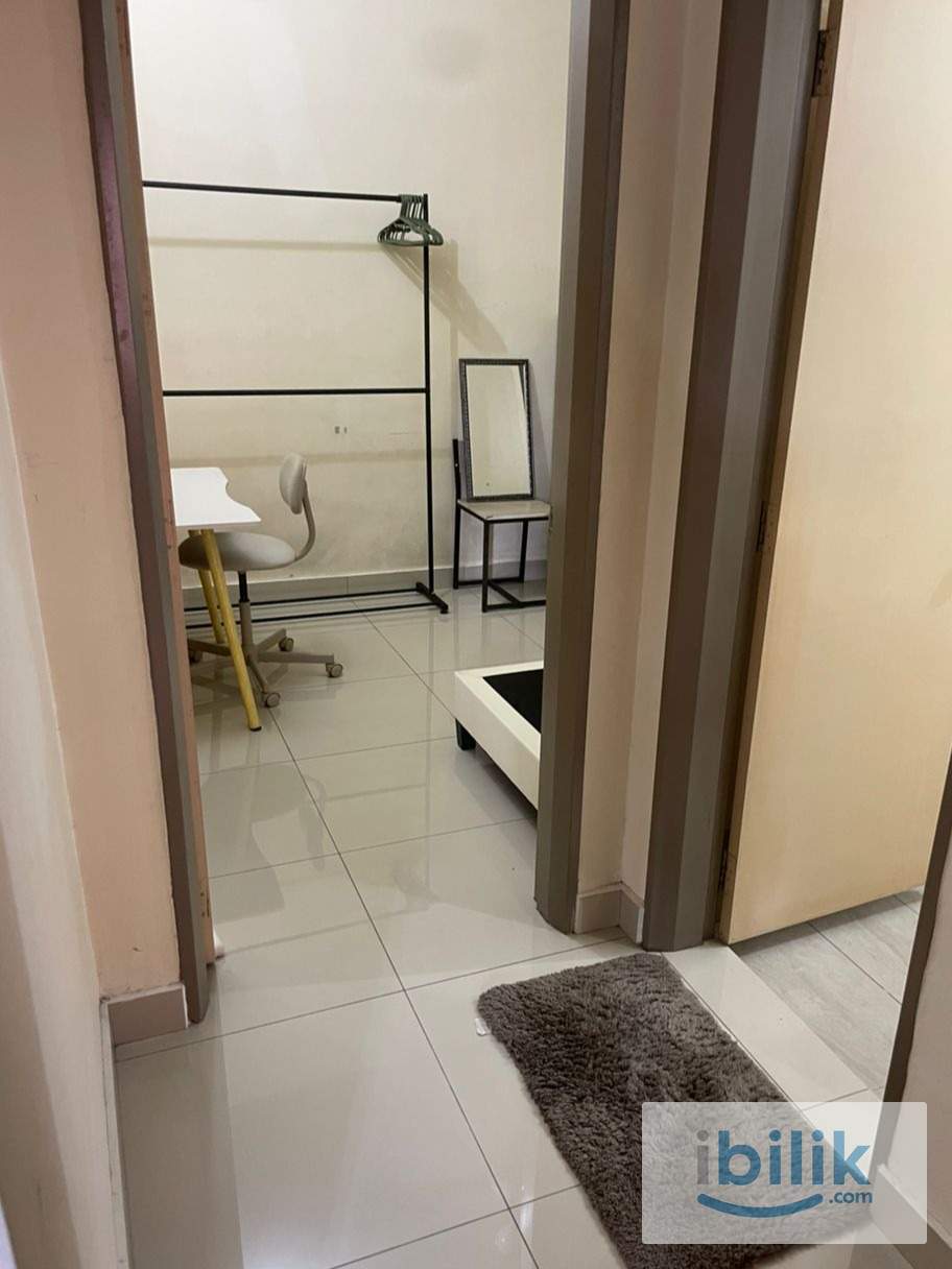 Single Room with Own Washroom - Image 2