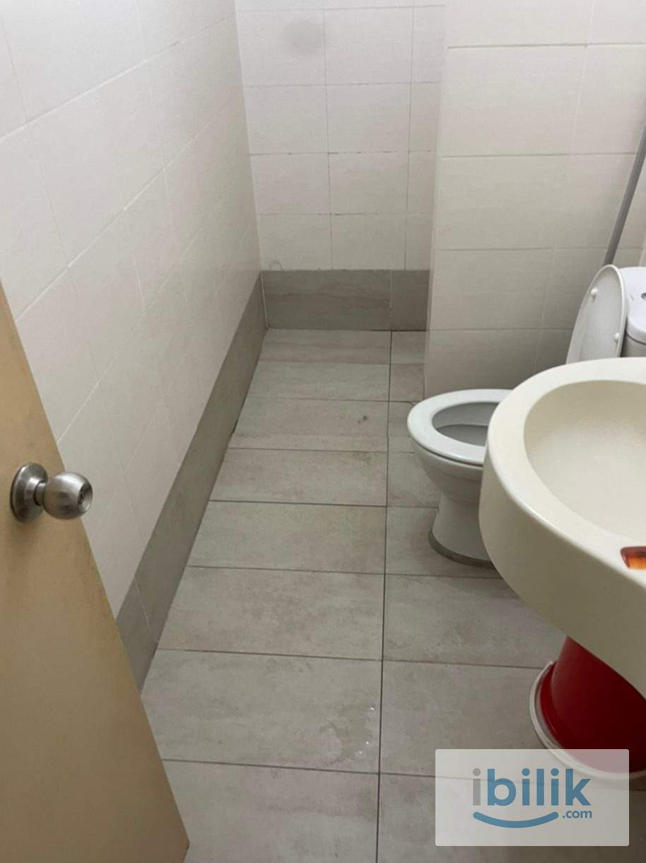 Single Room with Own Washroom - Image 4