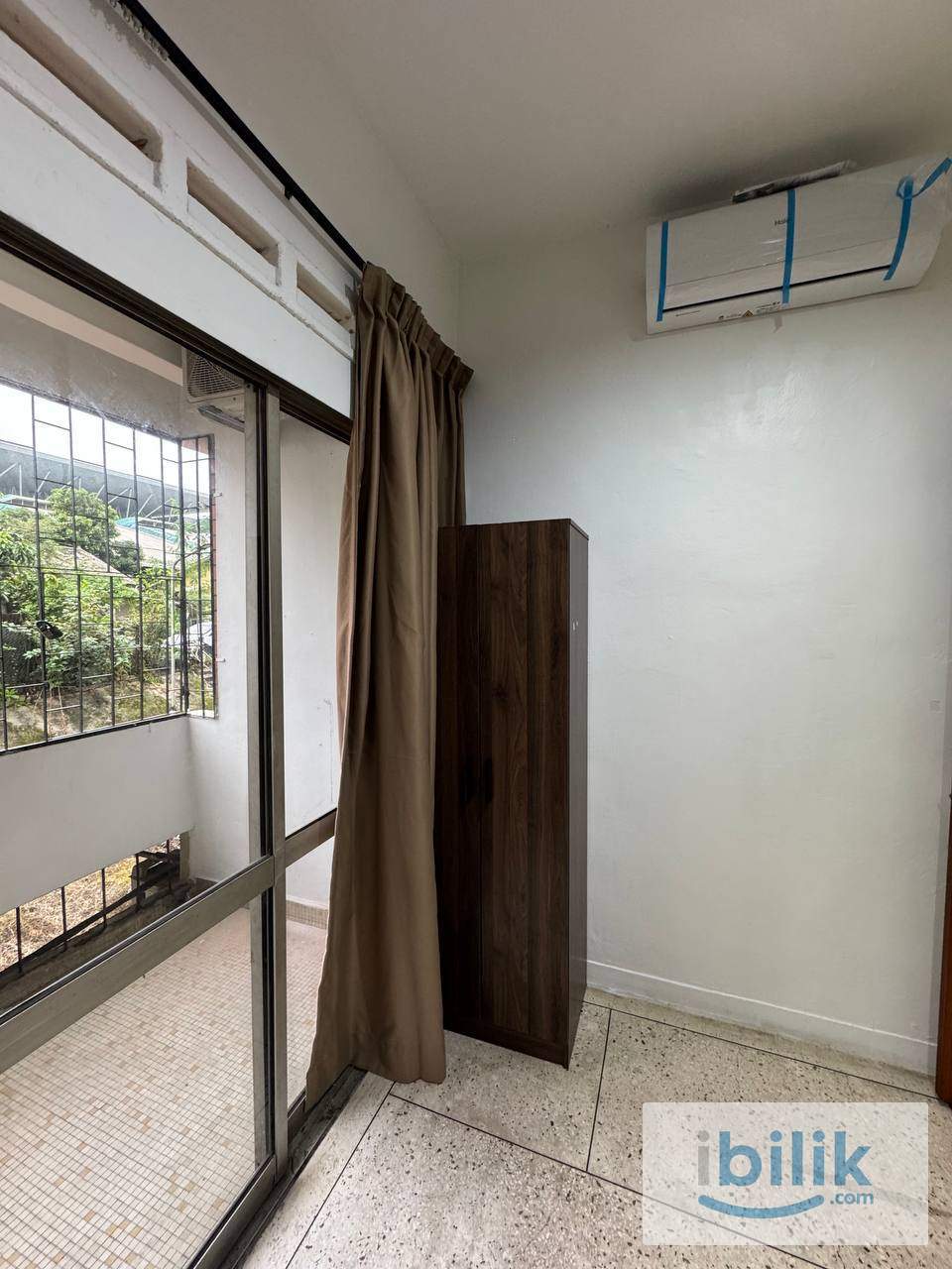 💥 Low Deposit Balcony Room @ Jim Quee Residence | Near CIQ 🏡 - Image 1